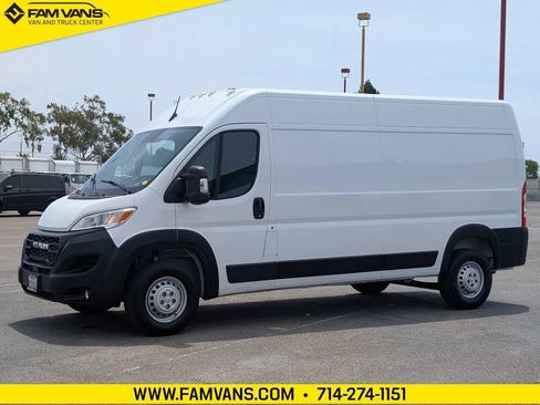 Used 2026 RAM ProMaster 2500 w/ Convenience Group FWD image 3