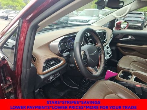 Used 2018 Chrysler Pacifica Limited w/ Advanced Safetytec Group FWD image 24