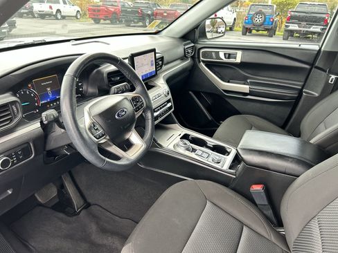 Used 2023 Ford Explorer XLT image 24