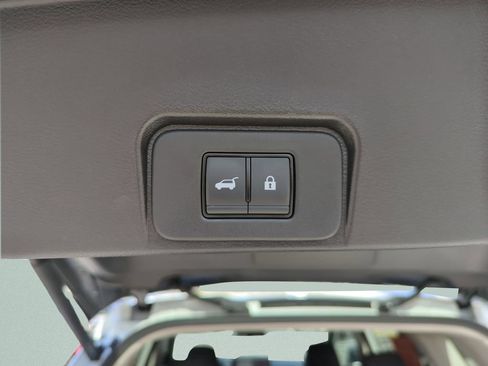 Certified 2024 Nissan Rogue SL FWD image 17