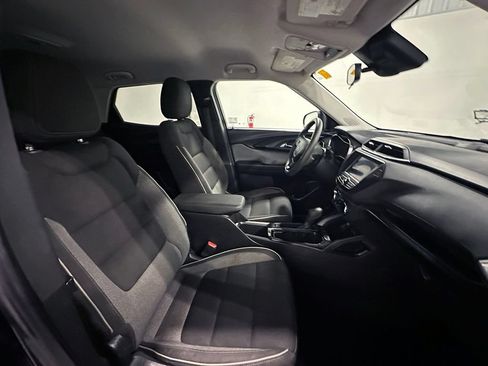 Used 2021 Chevrolet TrailBlazer LT FWD image 24
