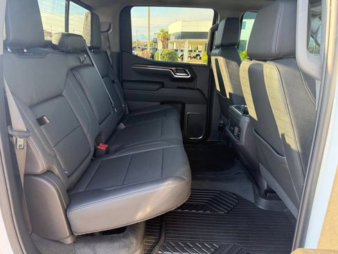 Used 2025 Chevrolet Silverado 1500 LT Trail Boss w/ LT Trail Boss Premium Package AWD/4WD image 22