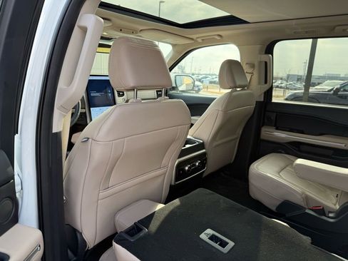 Used 2024 Ford Expedition Limited image 9