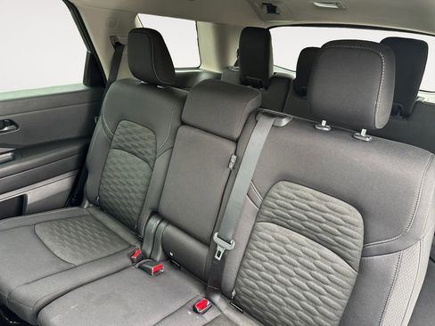 Used 2024 Nissan Pathfinder SV image 13