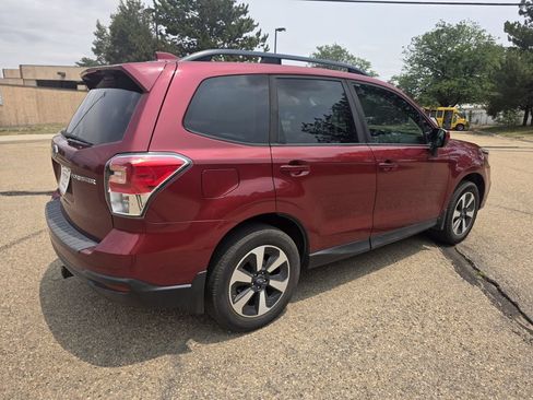 Used 2018 Subaru Forester 2.5i Premium w/ All-Weather Package AWD/4WD image 8