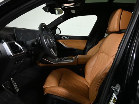 Certified 2024 BMW X7 xDrive40i w/ M Sport Package image 3