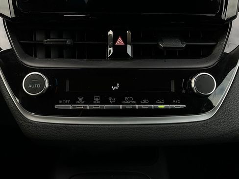 Used 2025 Toyota Corolla LE image 24