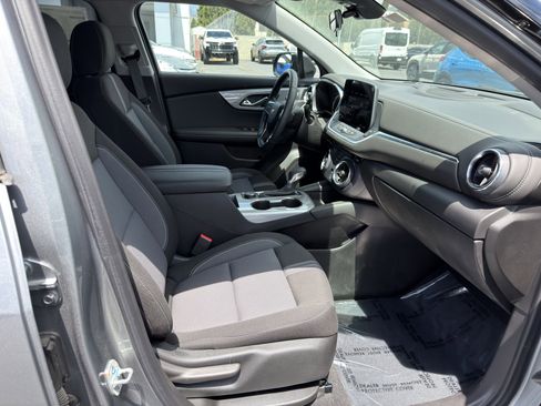 New 2025 Chevrolet Blazer LT w/ LPO, 'HIT The Road' Package FWD image 10