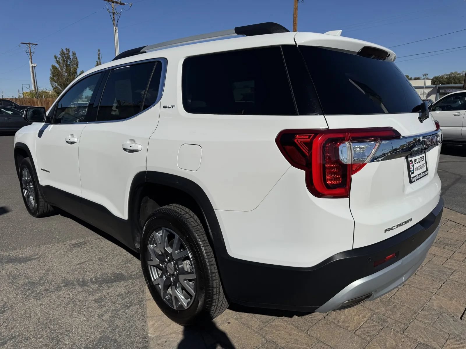 Used 2023 GMC Acadia SLT AWD/4WD image 4