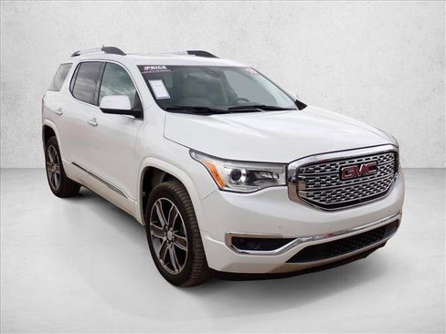 Used 2019 GMC Acadia Denali w/ Technology Package AWD/4WD image 6