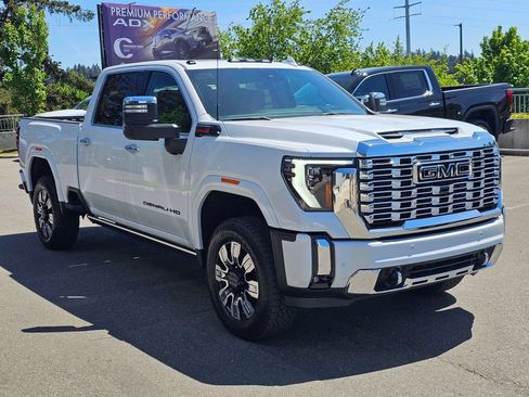 New 2026 GMC Sierra 3500 Denali w/ Denali Reserve Package AWD/4WD image 7