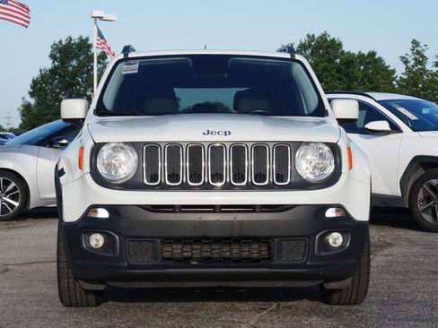 Used 2015 Jeep Renegade Latitude FWD image 3