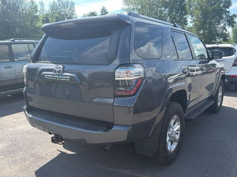 Used 2022 Toyota 4Runner SR5 AWD/4WD image 7