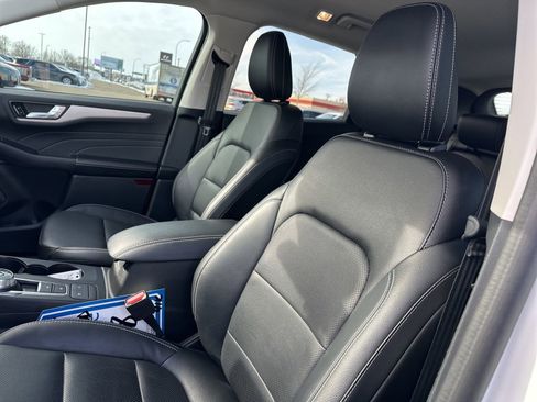 Used 2022 Ford Escape SEL w/ Technology Package image 12