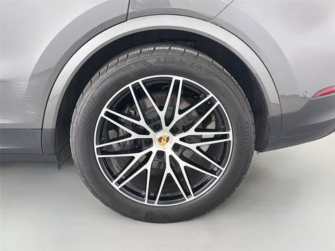 Certified 2024 Porsche Cayenne Coupe AWD/4WD image 12