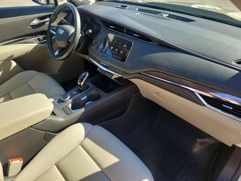 Used 2023 Cadillac XT4 Luxury w/ Cold Weather Package image 31