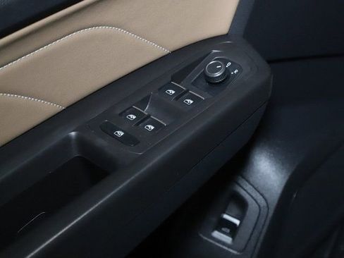Used 2023 Volkswagen Atlas Cross Sport SE AWD/4WD image 16