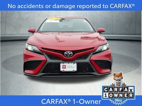 Certified 2022 Toyota Camry SE image 2