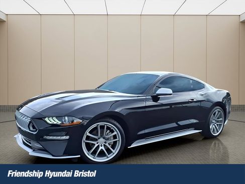 Used 2022 Ford Mustang Coupe image 1