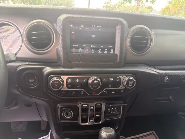 Used 2023 Jeep Wrangler Unlimited Sport AWD/4WD image 12