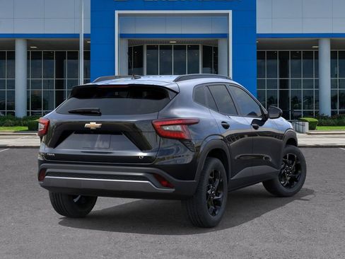 New 2026 Chevrolet Trax LT w/ Driver Confidence Package FWD image 4