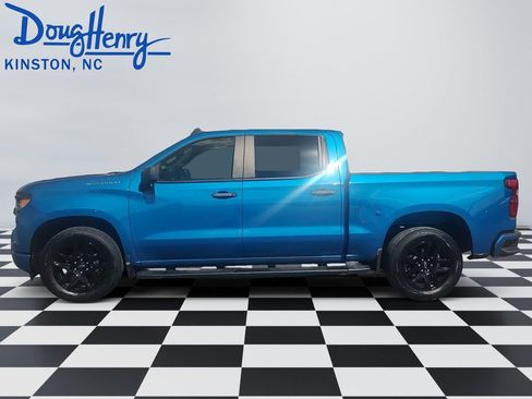 Used 2023 Chevrolet Silverado 1500 Custom image 2