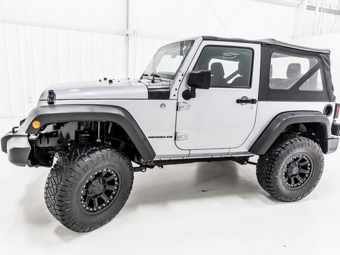 Used 2014 Jeep Wrangler Sport AWD/4WD image 3