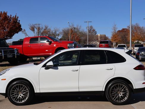 Used 2018 Porsche Cayenne Platinum Edition image 6