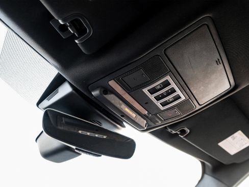 Used 2020 Land Rover Discovery HSE Luxury image 27