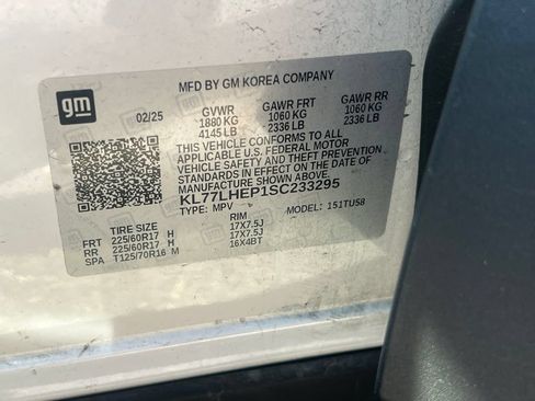 Used 2025 Chevrolet Trax LT w/ LT Convenience Package FWD image 4