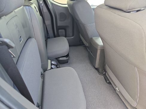 Certified 2021 Nissan Frontier SV RWD image 11