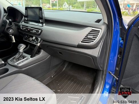 Used 2023 Kia Seltos LX AWD/4WD image 32