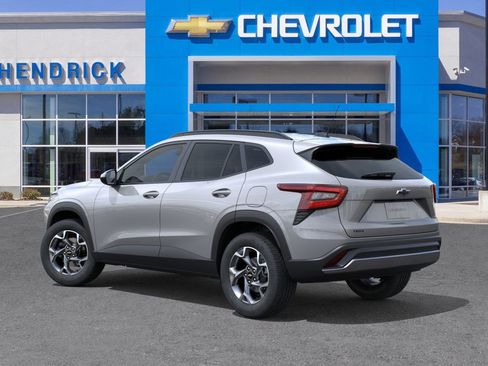 New 2026 Chevrolet Trax LT w/ Sunroof Package image 5