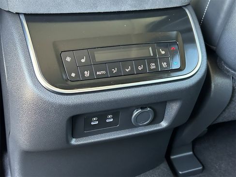 New 2026 INFINITI QX80 Luxe image 17