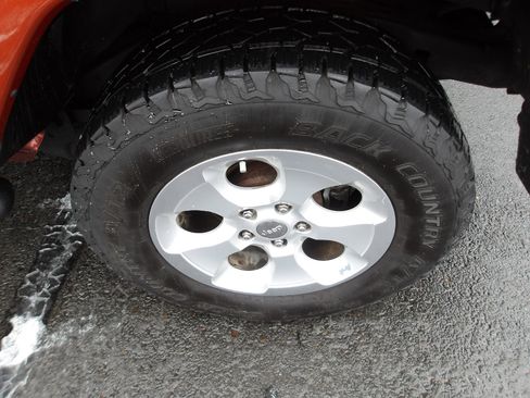 Used 2014 Jeep Wrangler Unlimited Sahara w/ Mopar Chrome Edition Group image 24