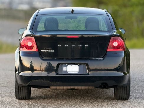 Used 2013 Dodge Avenger SE FWD image 3