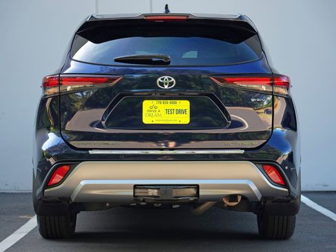 Used 2025 Toyota Highlander Platinum AWD/4WD image 11