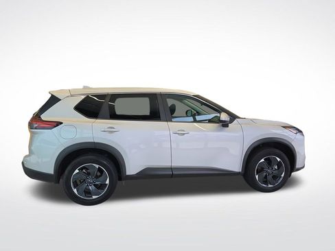 Used 2024 Nissan Rogue SV AWD/4WD image 7