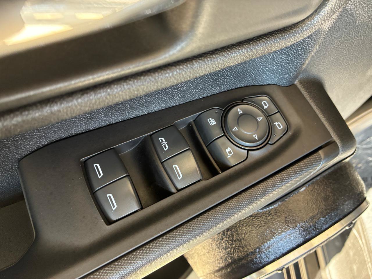 Used 2022 Chevrolet Silverado 2500 Custom w/ Custom Value Package AWD/4WD image 10