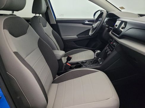 Used 2023 Volkswagen Taos SE w/ Panoramic Sunroof Package AWD/4WD image 21