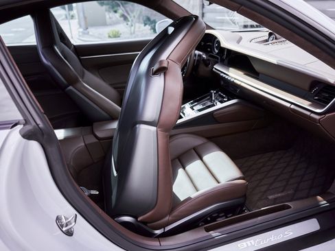 Used 2024 Porsche 911 Turbo S image 39