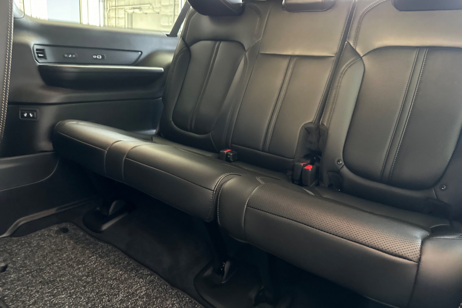 New 2026 Jeep Grand Wagoneer L 4WD image 15