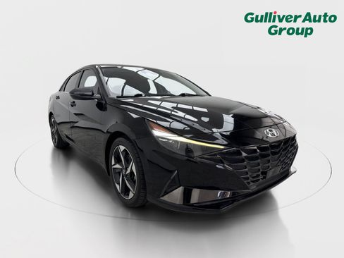 Used 2022 Hyundai Elantra Limited FWD image 13