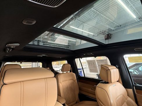 Used 2022 Jeep Grand Wagoneer Series III image 46