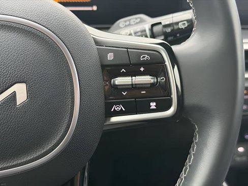 Used 2025 Kia Sorento S w/ Panoramic Sunroof Package image 17