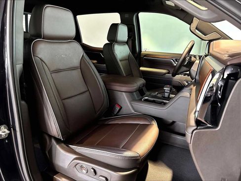 Used 2025 GMC Sierra 1500 Denali RWD image 22