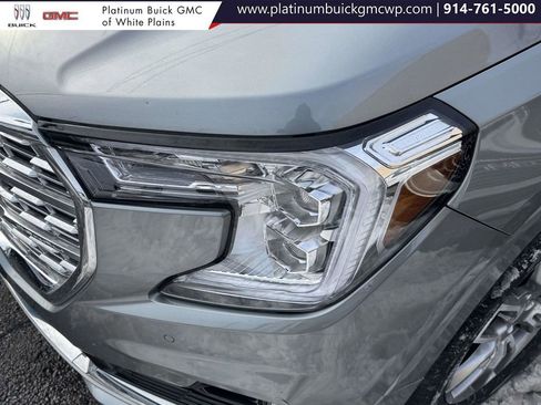 Used 2023 GMC Terrain Denali image 8