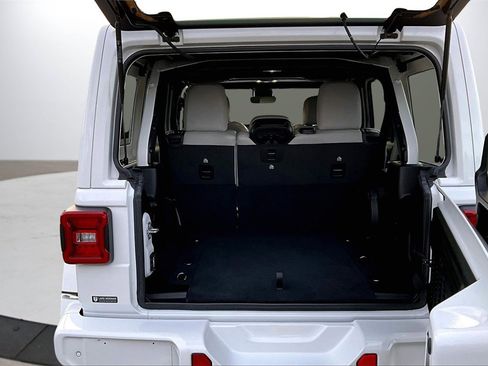 Certified 2021 Jeep Wrangler Unlimited Sahara image 25