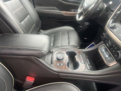 Used 2022 GMC Acadia Denali w/ Denali Technology Package image 13