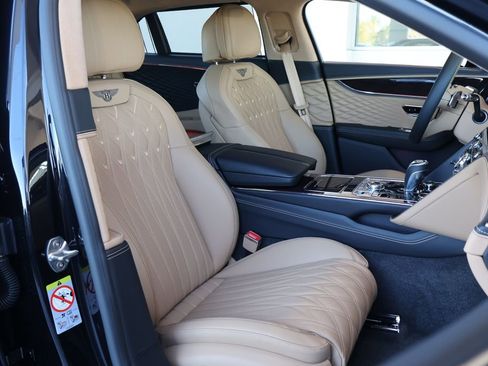 New 2026 Bentley Flying Spur Azure image 20